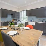 George Street Boutique With Free Parking * York