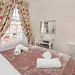 George Street Boutique With Free Parking * York