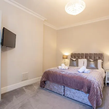 George Street Boutique With Free Parking * York