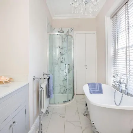 George Street Boutique With Free Parking Apartment York