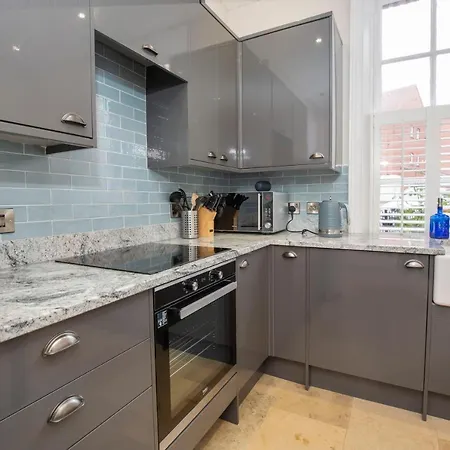 George Street Boutique With Free Parking