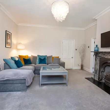 George Street Boutique With Free Parking