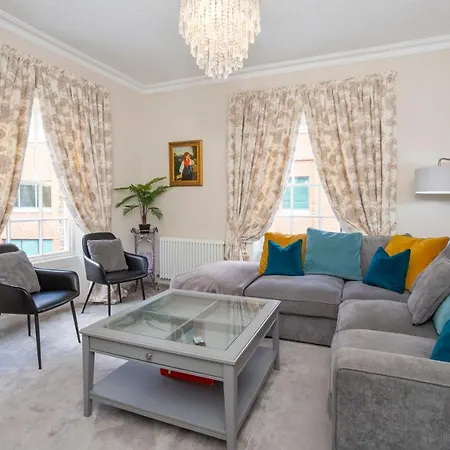 George Street Boutique With Free Parking