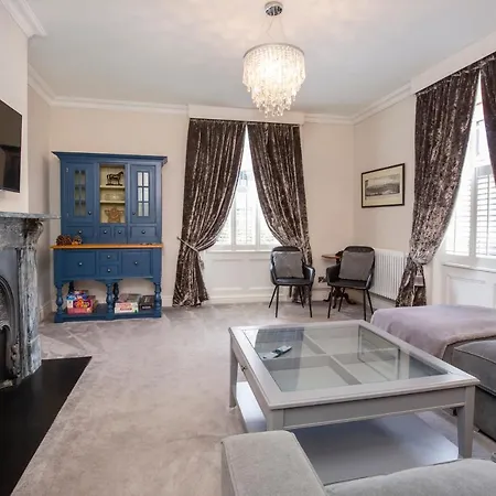 George Street Boutique With Free Parking * York