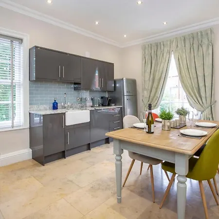 George Street Boutique With Free Parking